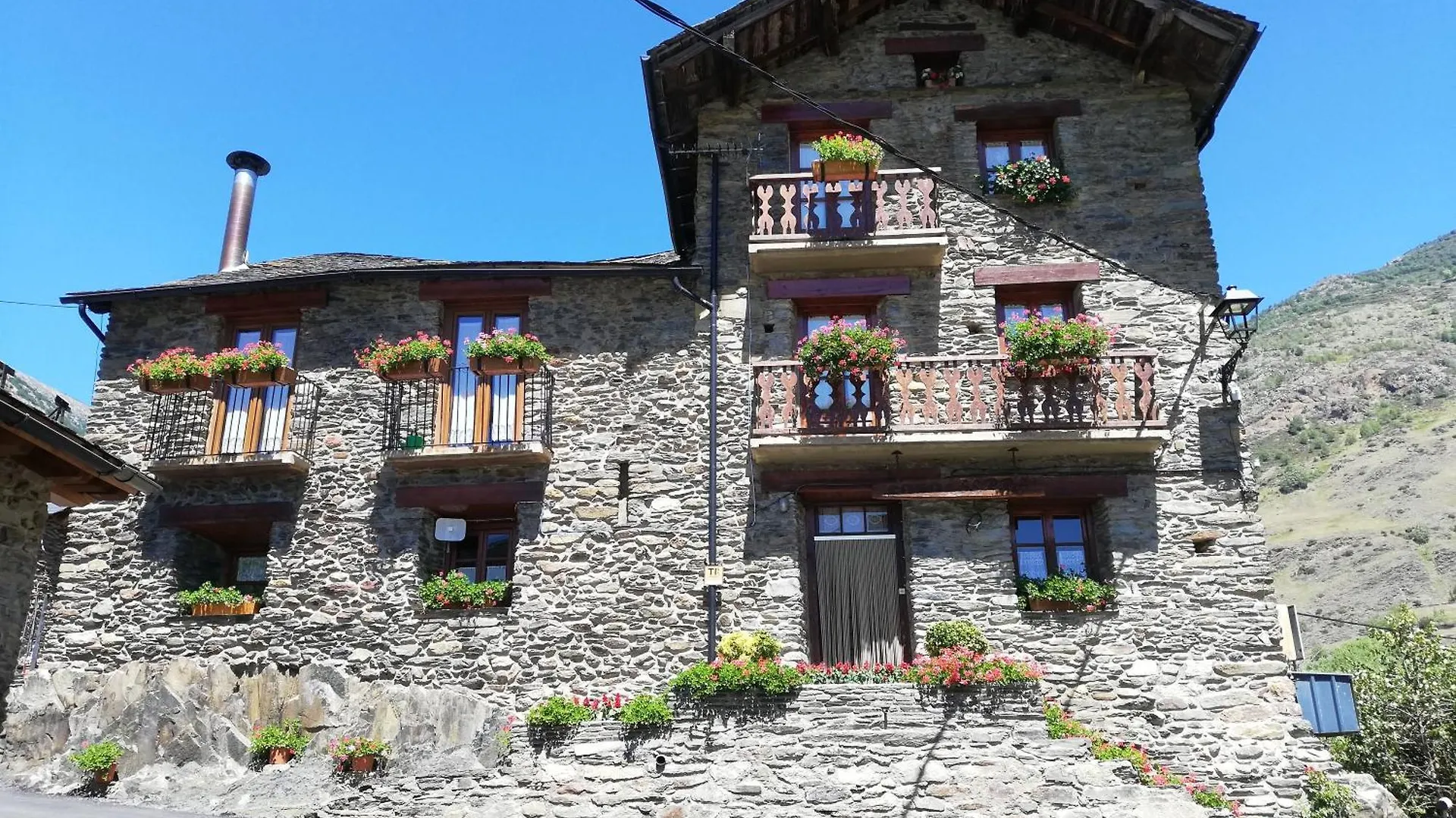 Apartamento Rural Casa De Serra Lladorre